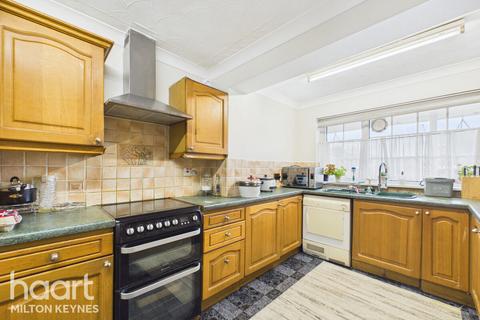 4 bedroom end of terrace house for sale, Sunset Close, Bletchley