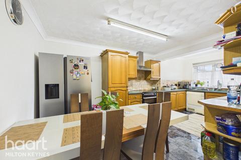 4 bedroom end of terrace house for sale, Sunset Close, Bletchley