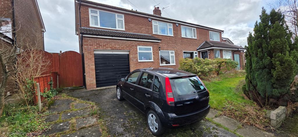 11 Turncliff Crescent FRONT.jpg