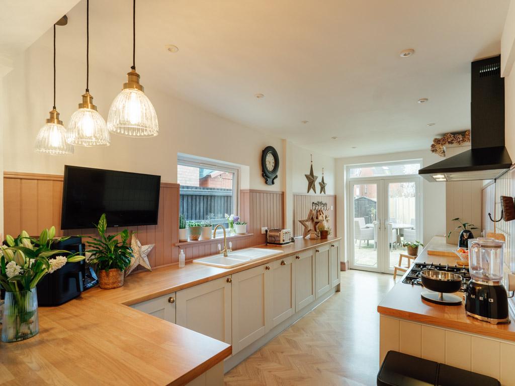 Kitchen / Dining Room