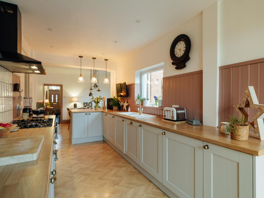 Kitchen / Dining Room