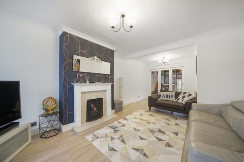 3 bedroom end of terrace house for sale, Kenilworth Avenue, Harrow HA2