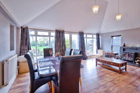 5 bedroom detached house for sale, Warden Road, Sheerness ME12