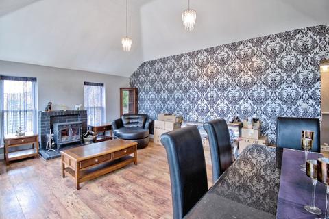 5 bedroom detached house for sale, Warden Road, Sheerness ME12
