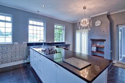 5 bedroom detached house for sale, Warden Road, Sheerness ME12