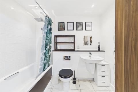2 bedroom apartment to rent, Vista House, Chapter Way, London, SW19