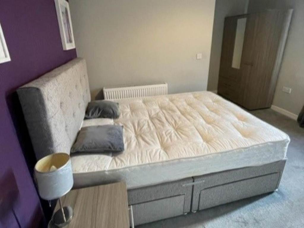 Room 1 (2)