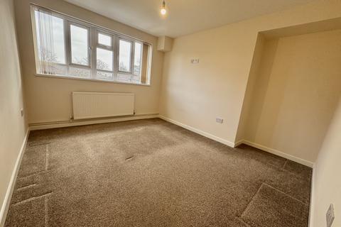 2 bedroom apartment to rent, Walmley Close, Sutton Coldfield, B76