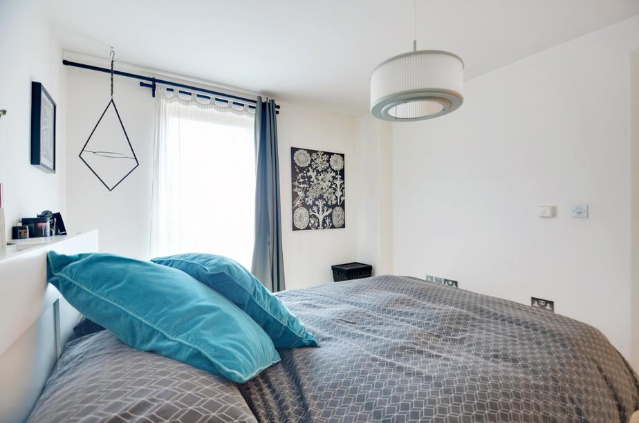 Bedroom 1 (5).jpg