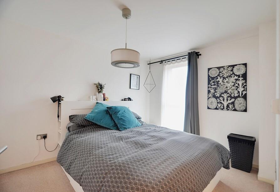 Bedroom 1 (2).jpg
