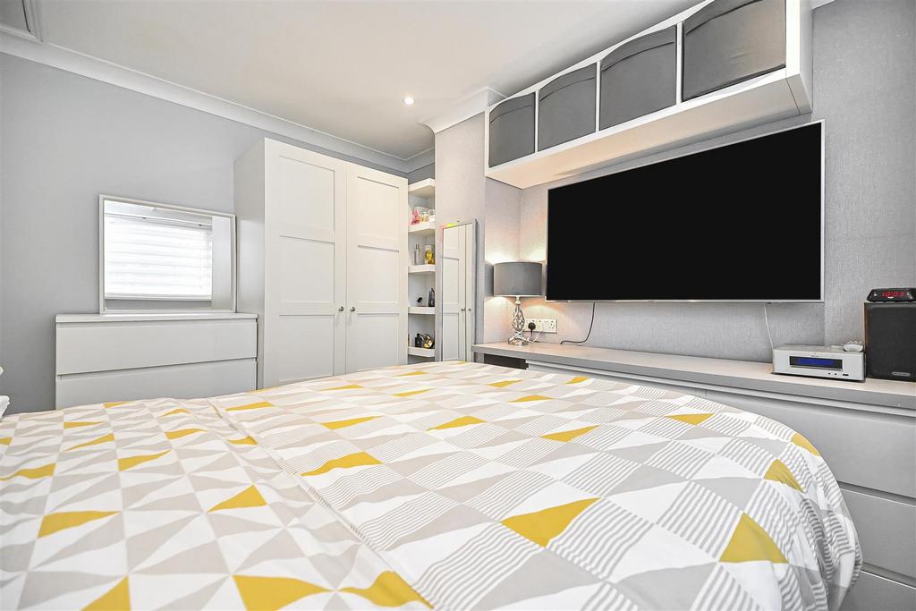 29 Mallory Drive Bedroom 1 (3).jpg