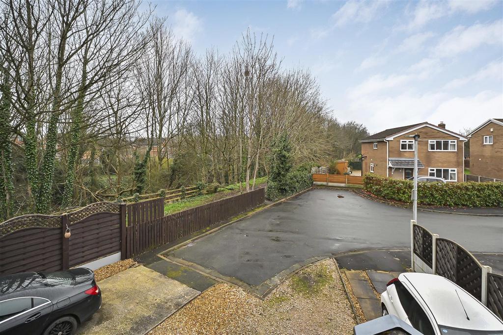 29 Mallory Drive View to Front.jpg