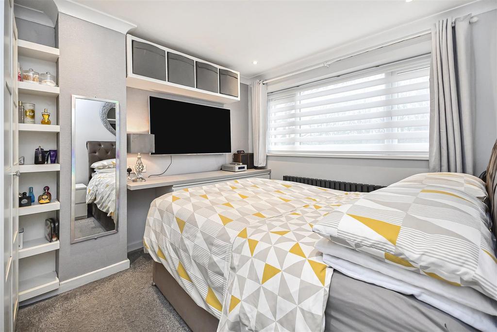 29 Mallory Drive Bedroom 1 (2).jpg