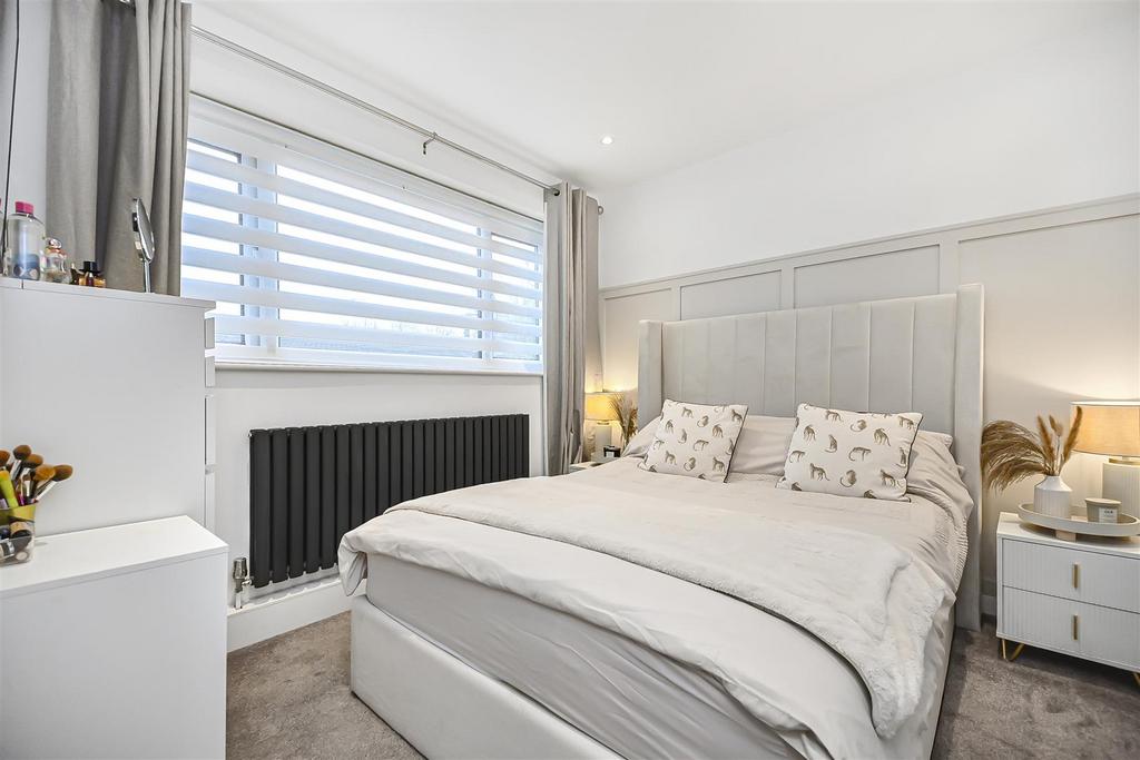 29 Mallory Drive Bedroom 2.jpg