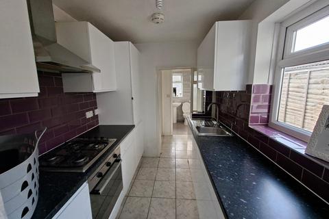 3 bedroom terraced house to rent, Poynton Road, London, N17