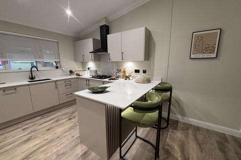 undefined, Manor Baker Leedons Park, Broadway WR12
