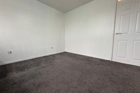 4 bedroom semi-detached house to rent, Watergall, Bretton, Peterborough