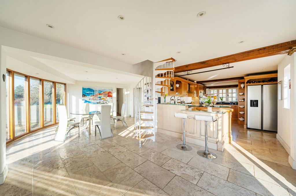 Kitchen/Breakfast