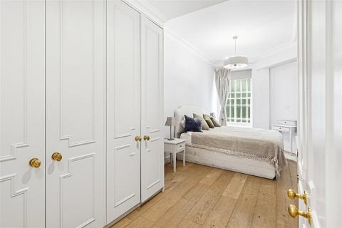 3 bedroom flat to rent, Basil Street, London, SW3