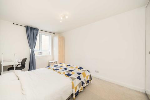3 bedroom flat to rent, Pratt Street, London NW1