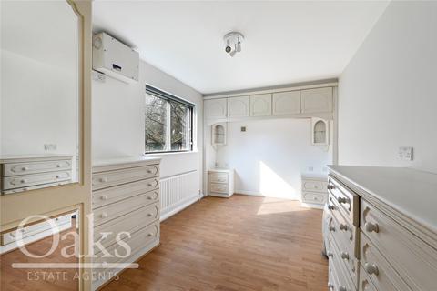 3 bedroom apartment to rent, Campion Close, South Croydon