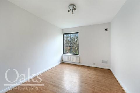 3 bedroom apartment to rent, Campion Close, South Croydon