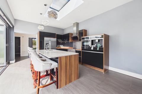 4 bedroom house for sale, Perfect for coastal walks straight from your doorstep