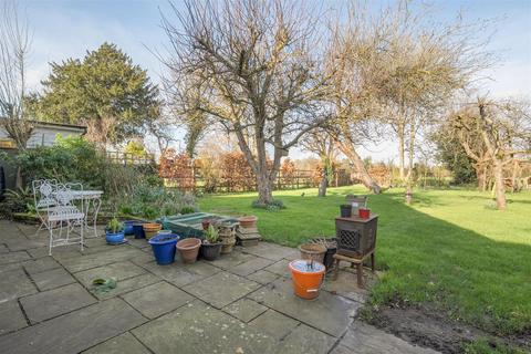 3 bedroom end of terrace house for sale, Draycot Cerne, Chippenham