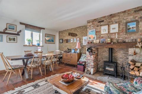 3 bedroom end of terrace house for sale, Draycot Cerne, Chippenham