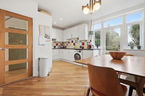 4 bedroom semi-detached house for sale, Mascalls Lane, Brentwood