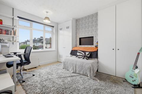 4 bedroom semi-detached house for sale, Mascalls Lane, Brentwood