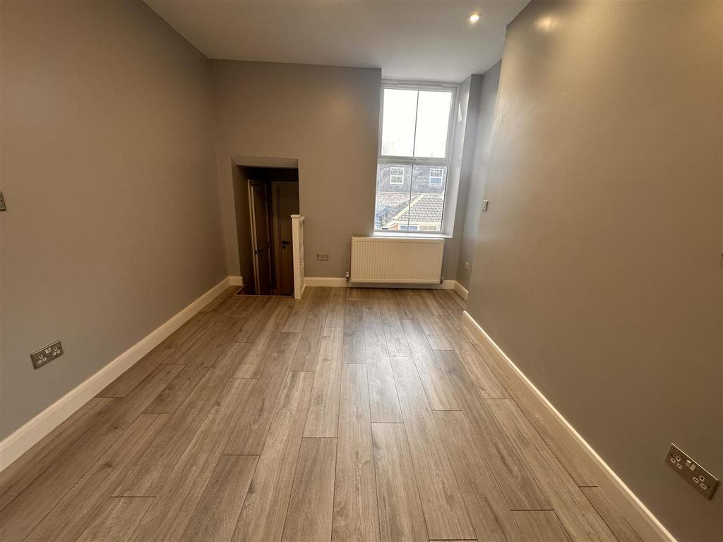 Bedroom 1.jpeg