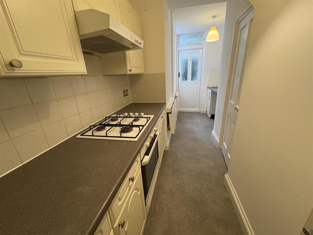 Kitchen 1.jpeg