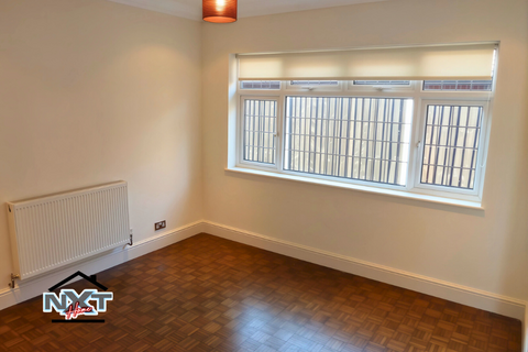undefined, Forest Edge, Buckhurst Hill, IG9