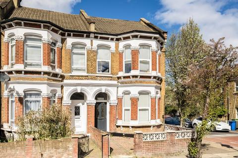 Studio to rent, East Dulwich Grove, London SE22