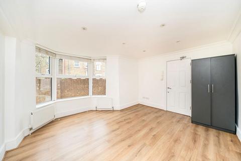 Studio to rent, East Dulwich Grove, London SE22