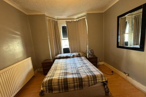 undefined, Albert Square, London E15