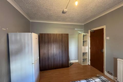 undefined, Albert Square, London E15