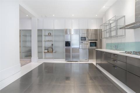 2 bedroom apartment to rent, Bedford Avenue, London, WC1B