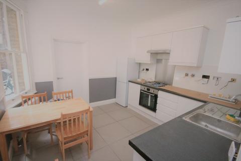 2 bedroom apartment to rent, Kingwood Road, SW6