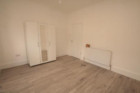 2 bedroom apartment to rent, Kingwood Road, SW6