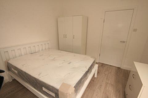 2 bedroom apartment to rent, Kingwood Road, SW6