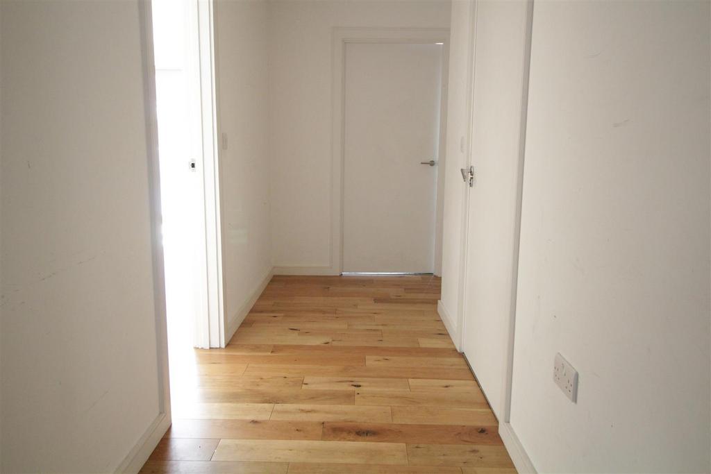 Hallway - use.JPG
