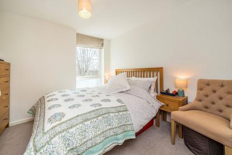 2 bedroom flat for sale, Bollo Bridge Road, London W3
