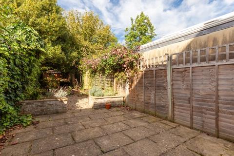 3 bedroom terraced house to rent, Lake Street, New Hinksey