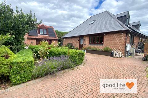 5 bedroom house for sale, Whitefield Pit, Houghton Le Spring DH4