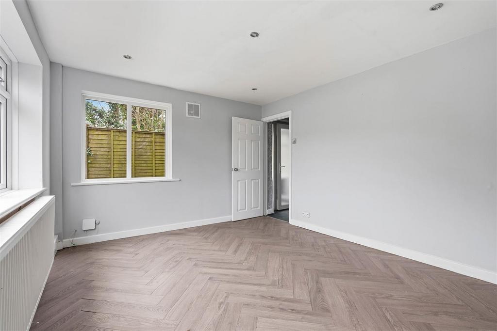 34 Chenies Close (9 of 26).jpg
