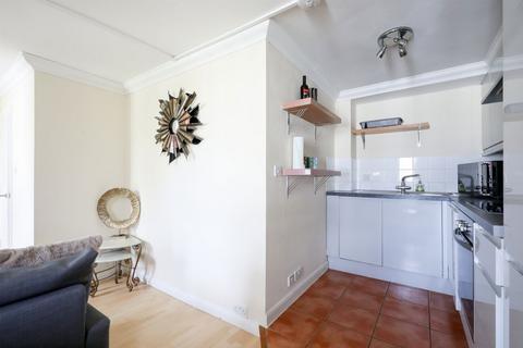 2 bedroom flat to rent, St. Stephens Gardens, London W2