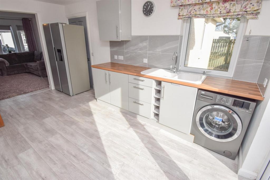 KITCHEN AREA-2.jpg
