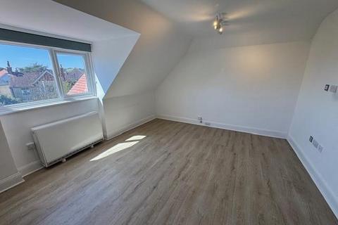 2 bedroom apartment to rent, Stourcliffe Avenue, Bournemouth